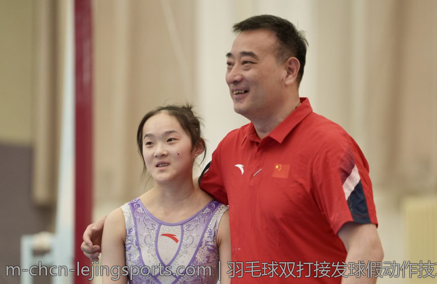 羽毛球双打接发球假动作技巧提升与比赛应用详解